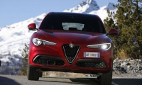 Alfa-Romeo-Stelvio-2018-13