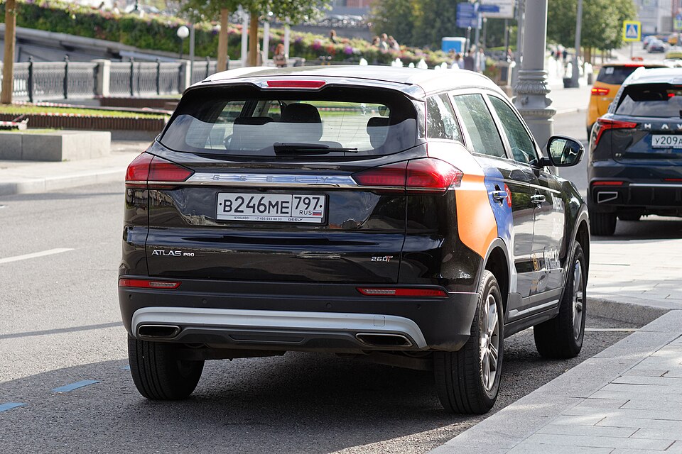 Geely Atlas 2027 — фото на российском рынке
